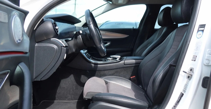 Mercedes-Benz Klasa E cena 159285 przebieg: 130000, rok produkcji 2019 z Trzebnica małe 781